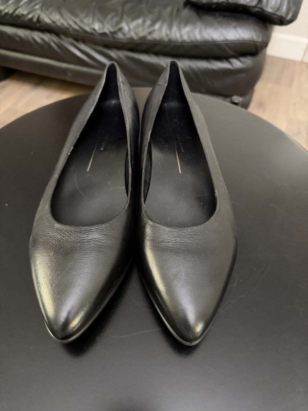Ecco Women’s Black Pointed-Toe Leather Flats